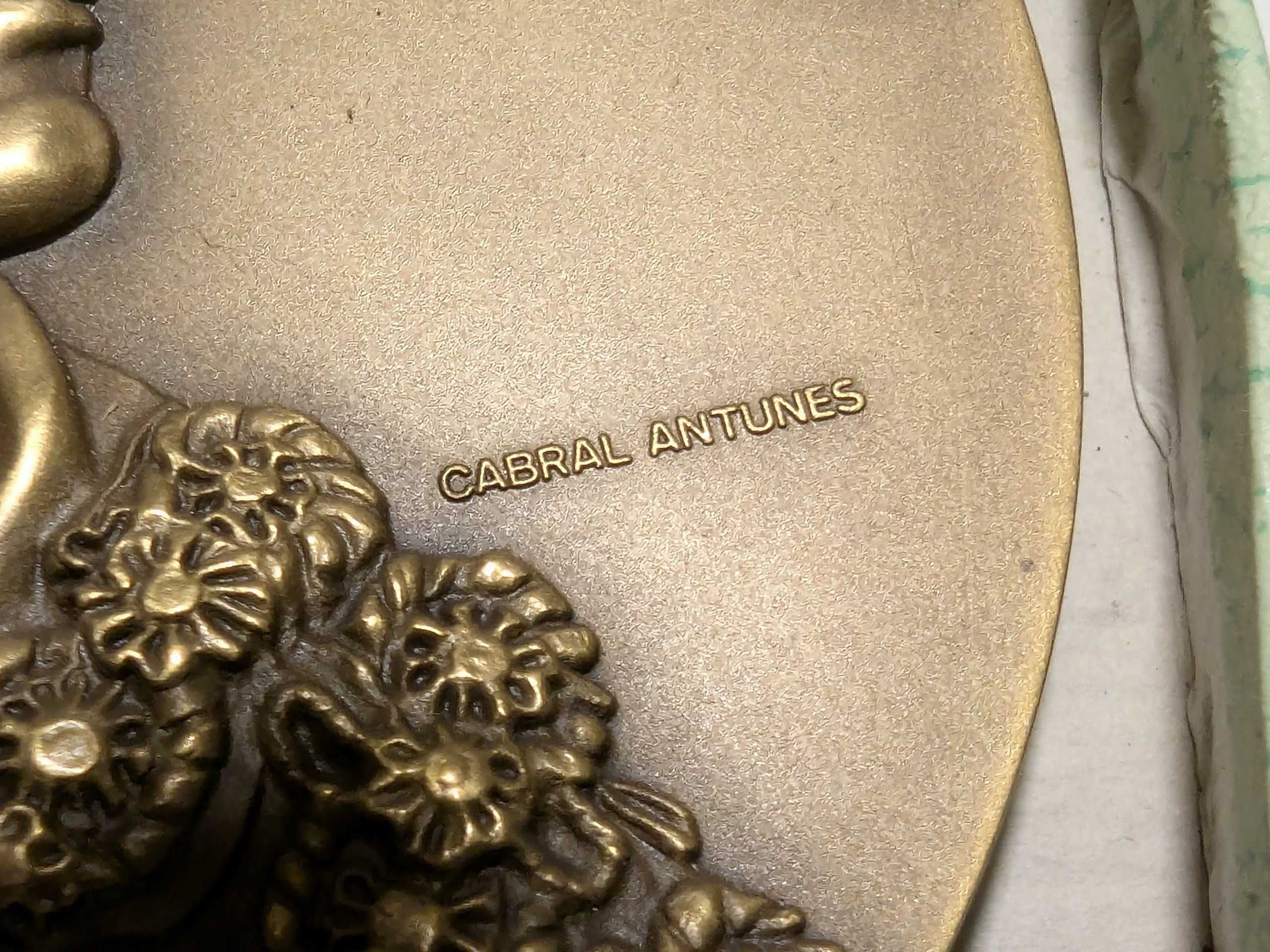 Medalha de BIssaya Barreto - Cabral Antunes