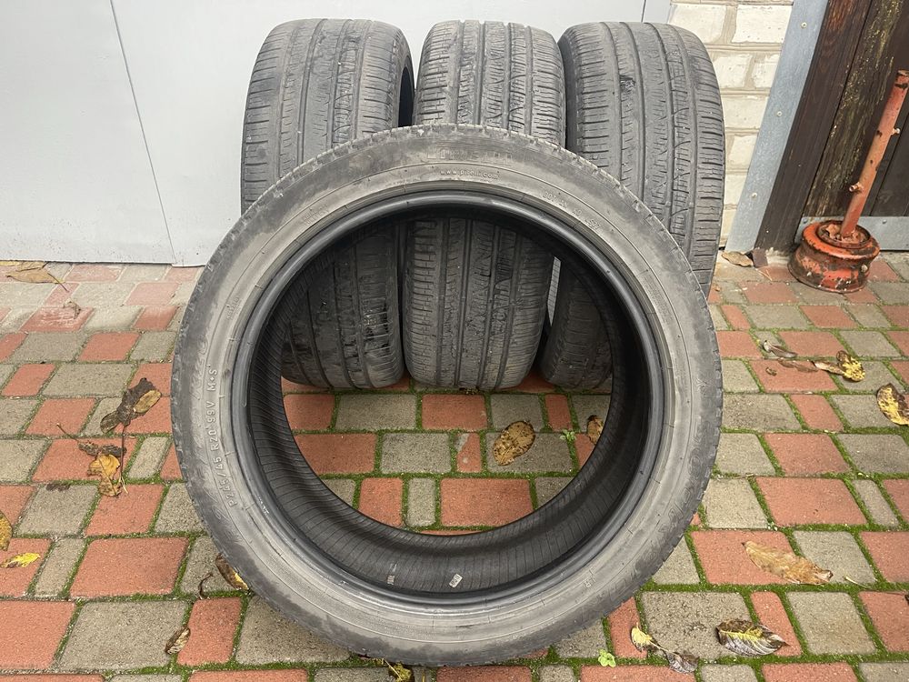 Літні шини R20 245/45 Pirelli