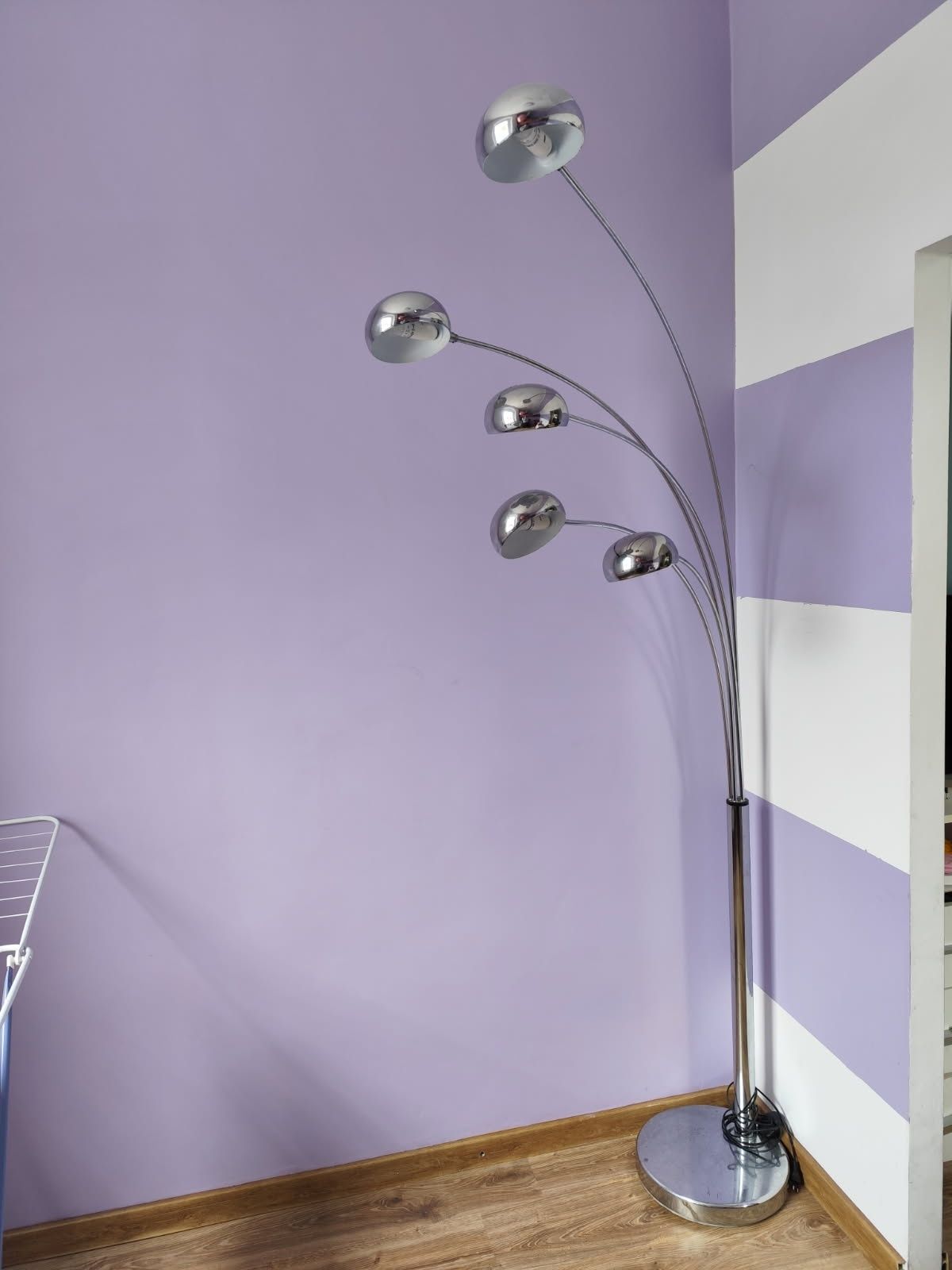 Lampa stojącą srebrna