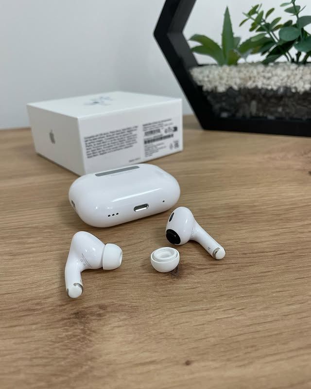 Стильні бездротові навушники AirPods Pro 2 + чохол в подарунок