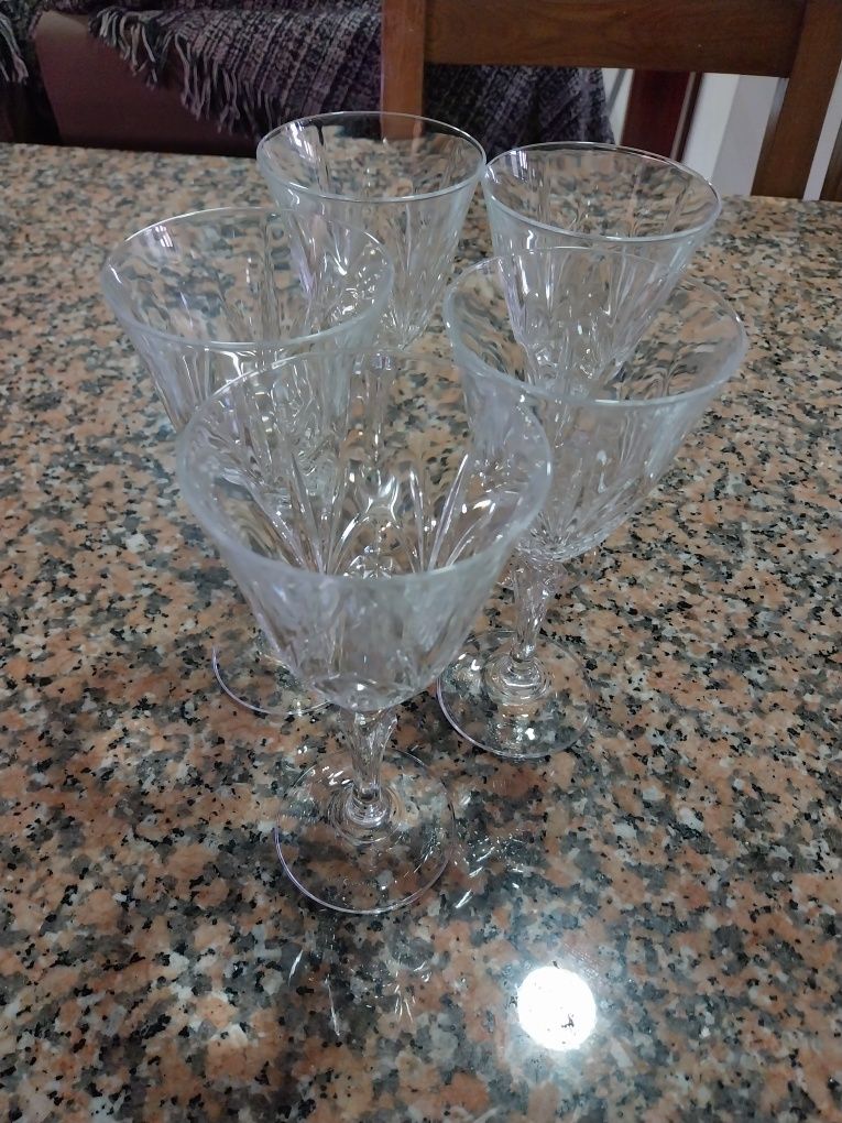 5 copos de cristal para vinho