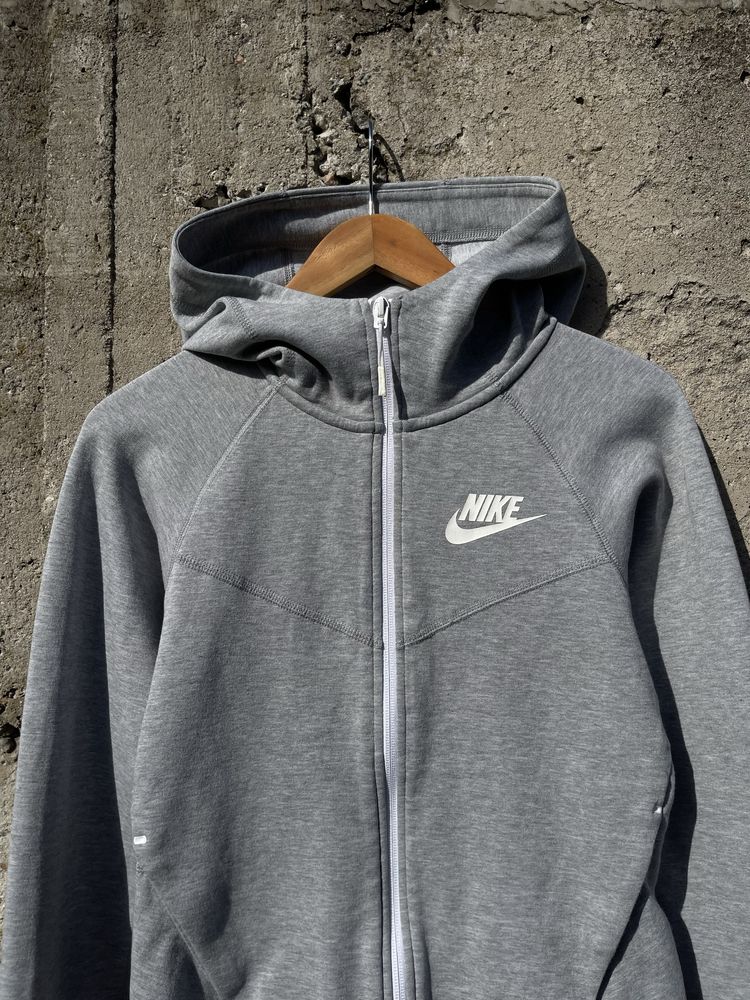 Оригінальна спортивна кофта nike tech fleece