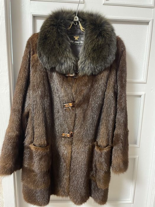 Шуба натуральна продам