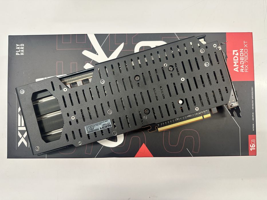XFX Speedster QICK 319 Radeon RX 7800 XT Core Edition 16GB GDDR6