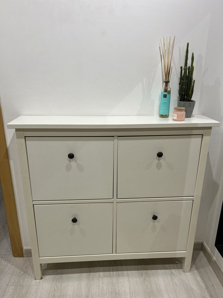 Sapateira hemnes ikea + Espelho Nissedal preto ikea
