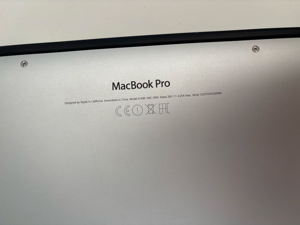 Apple MacBook Pro 15” Retina i7 2.2 GHz 256 SSD świetny komputer