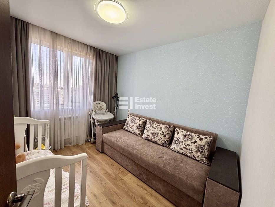 У продажу 4 кімн.кв.за адресою вул. Амосова,13.