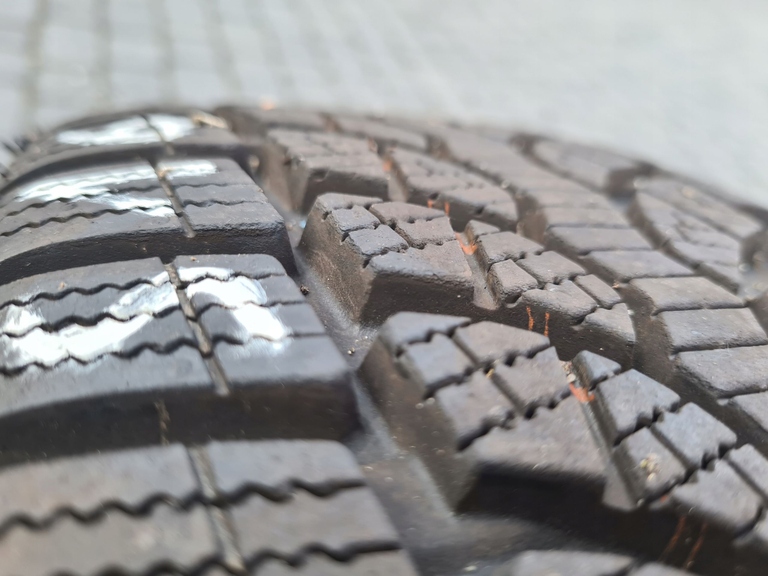 JAK NOWA Opona Bridgestone Blizzak LM32 -185/60/15