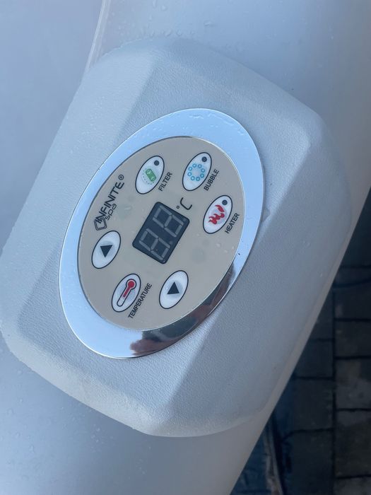 Basen z hydromasażem INFINITE  Spa XTRA NADMUCHIWANY dla 8 OSÓB