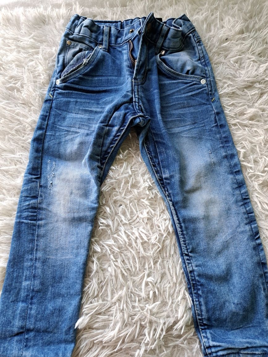 Spodnie jeans 104