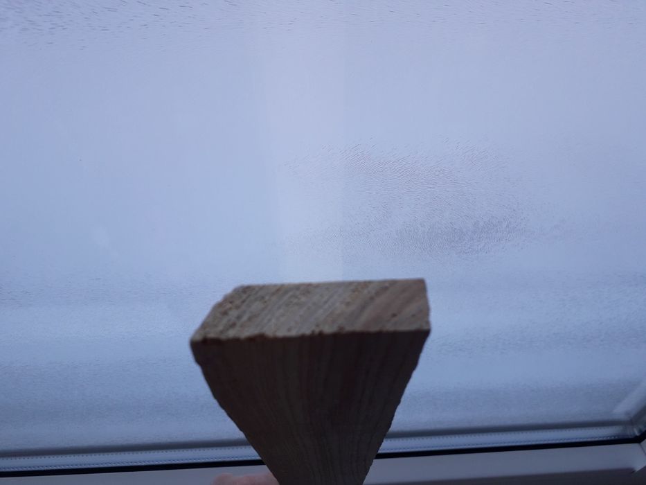 Deseczka z prawdziwego drewna co była kiedyś drzewa fragmentem