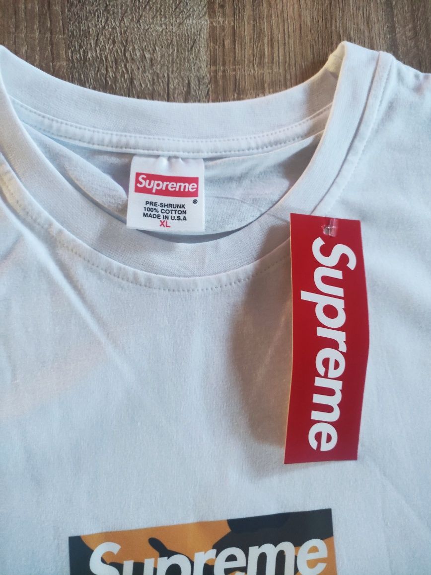 T-shirt Supreme nova