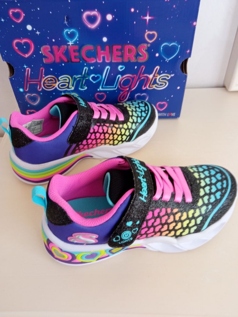 Кроссовки Skechers S Lights: 25 р (17)