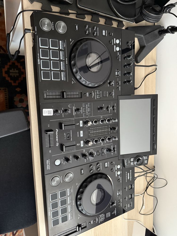 Pioneer DJ XDJ-RX3 Controlador de DJ Pro com Ecrã Touch