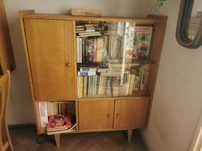 Rustykalny przeszklony stary kredens biblioteczka z gablotą, PRL