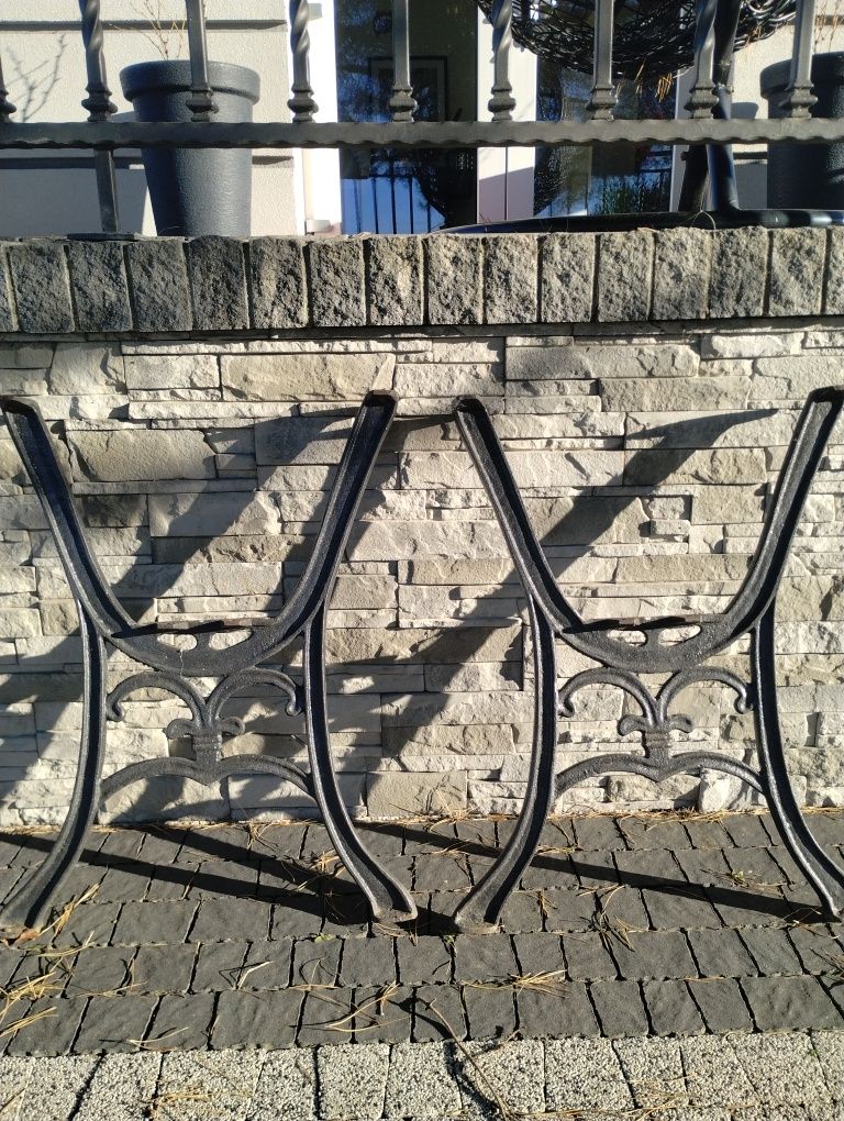 Nogi żeliwne 2szt bardzo ładne