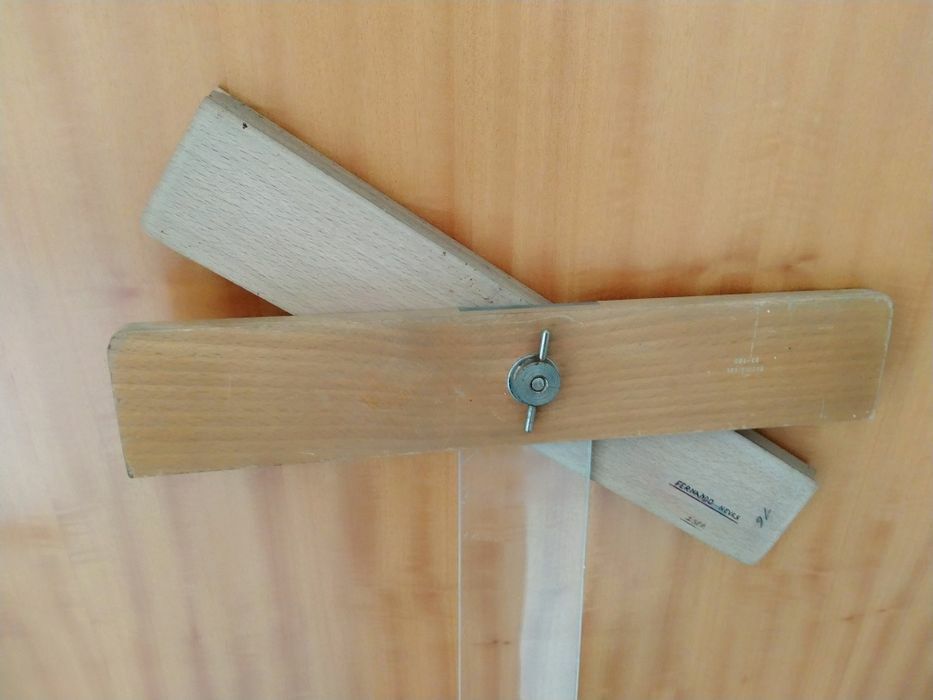 Régua em T ajustável, para desenho antiga em madeira e plástico