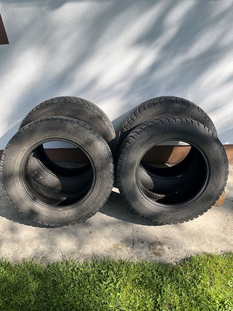 Opony zimowe do busa wzmacniane Nokian 205/65/R16 C
