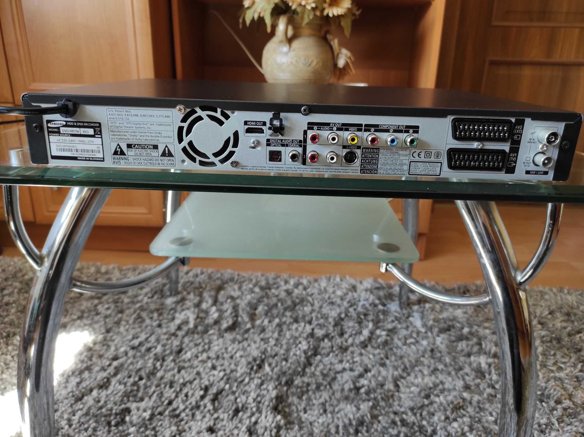 Odtwarzacz DVD, nagrywarka DVD SAMSUNG DVD-HR756 + pilot