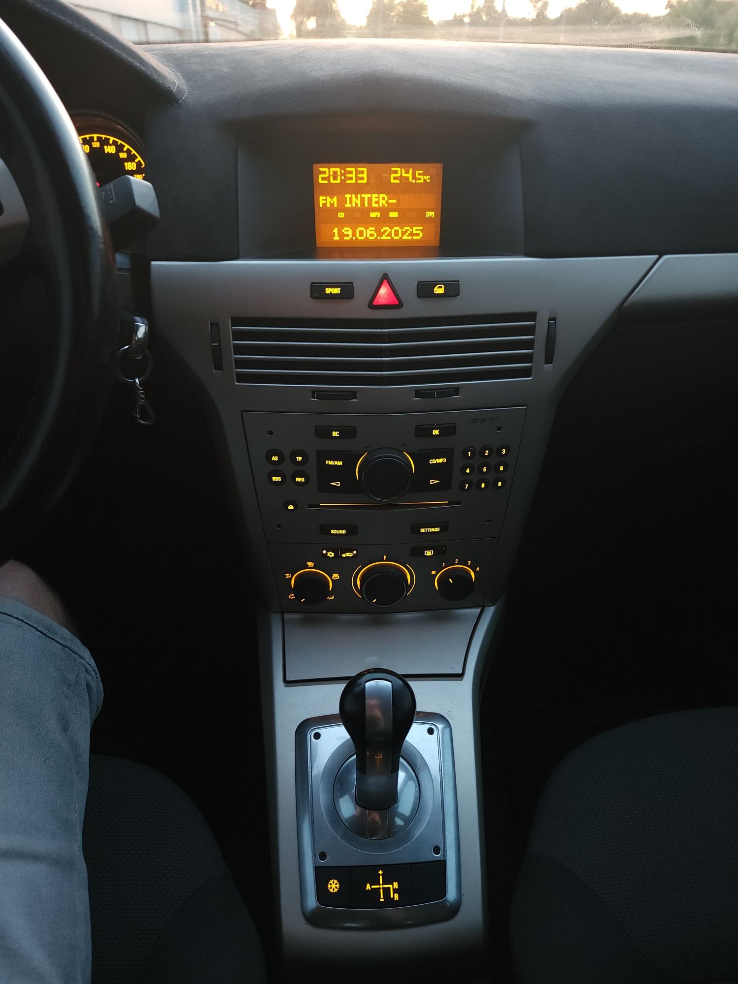 Opel Astra H 1.6 Автомат