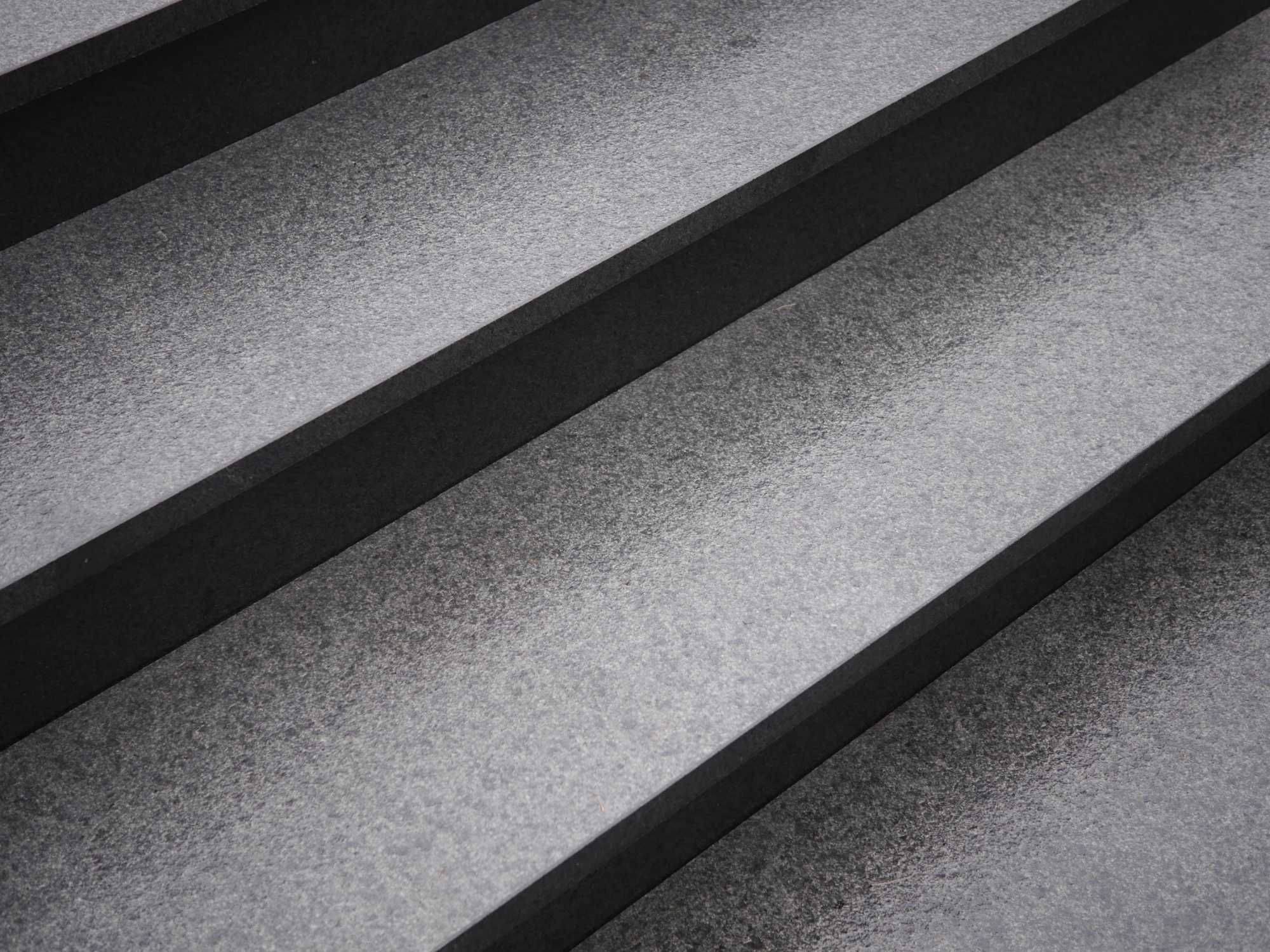 Podstopień granitowy 100, 120, 150, 180, 200x15x2 płomień poler kolory