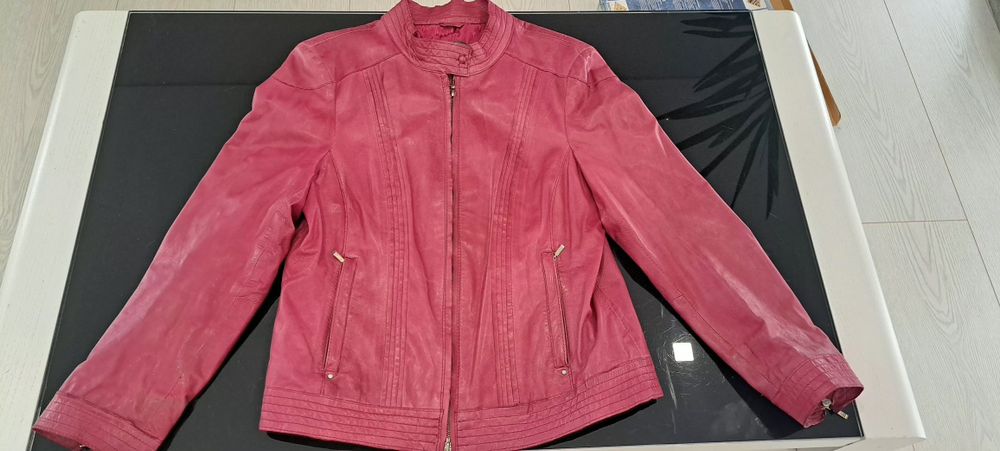Blusão imitação pele rosa