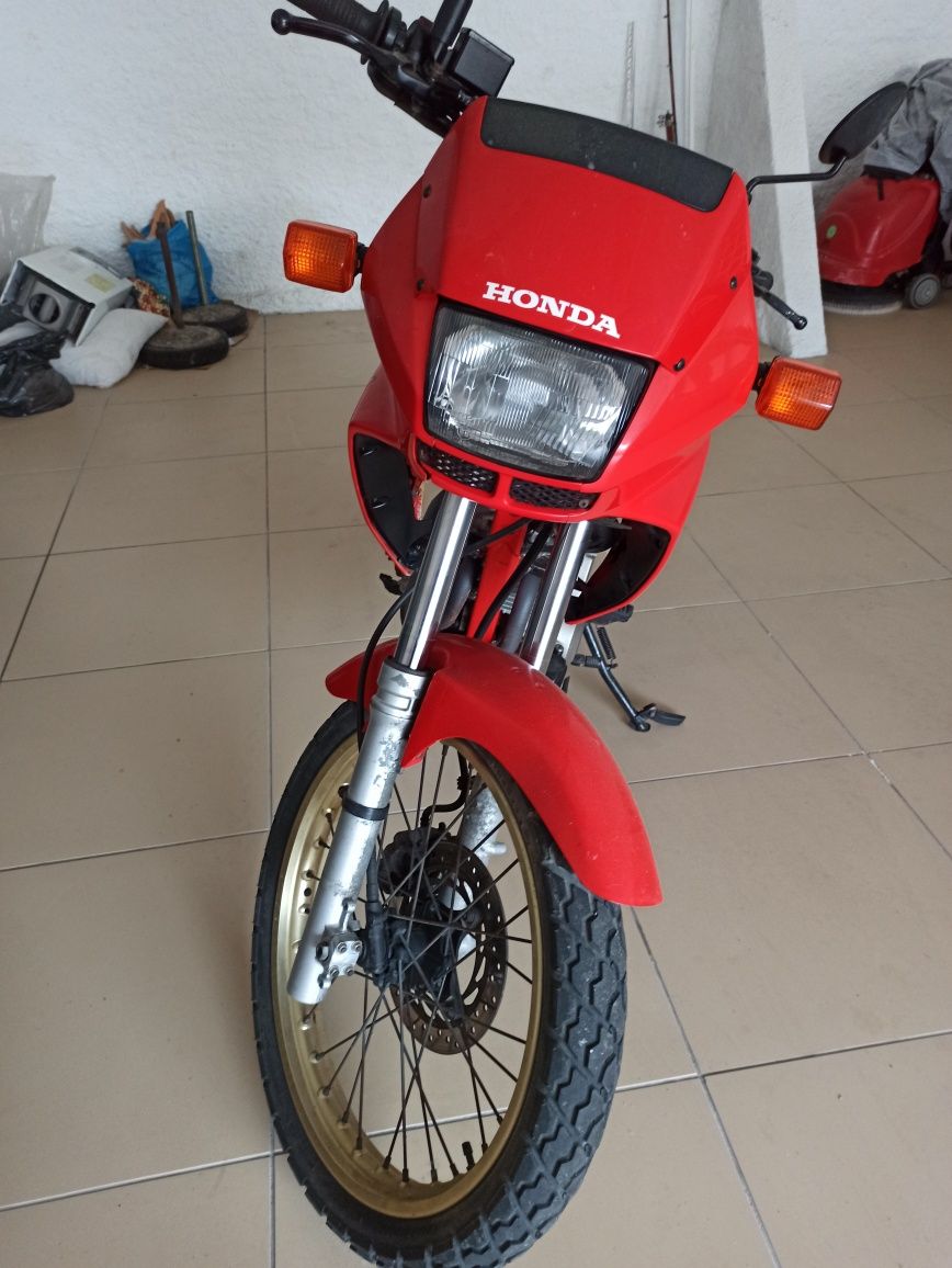 Honda NX 650 Dominator