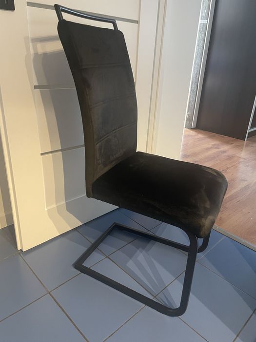 Nowe krzesla w kolorze czarnym