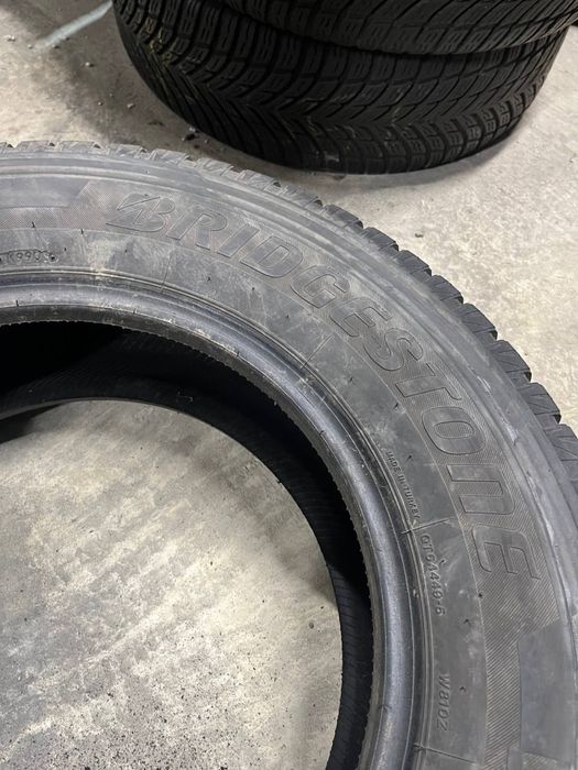Пара зимової гуми 235/65/16с , Bridgestone