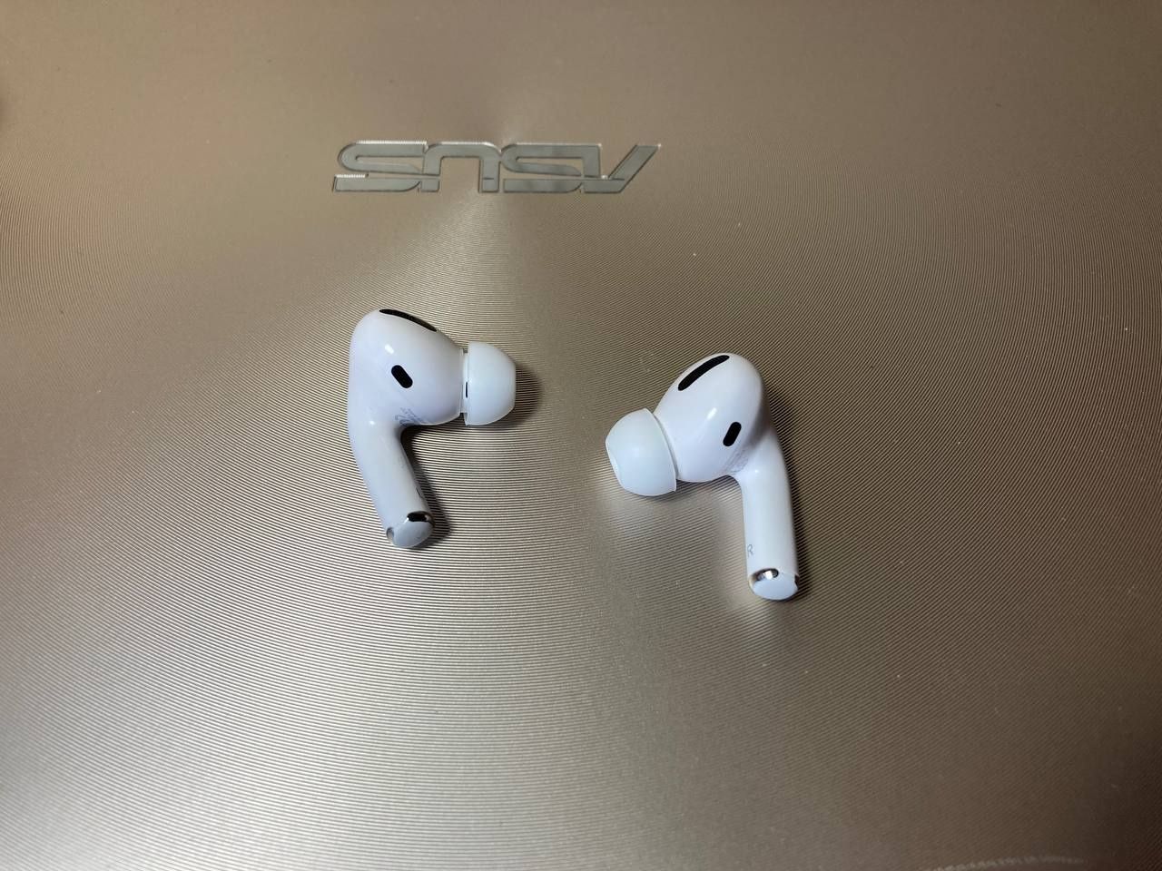 Навушники AirPods pro