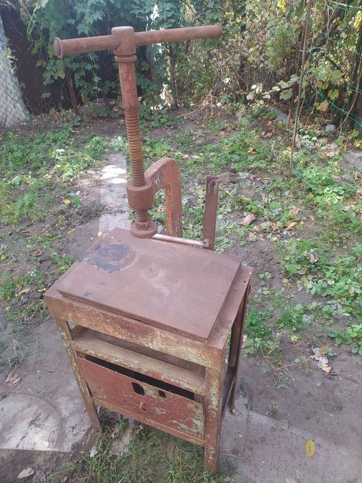 Винтовой  пресс.