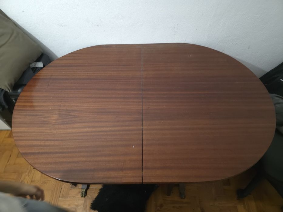 Mesa de Madeira - 6 lugares.