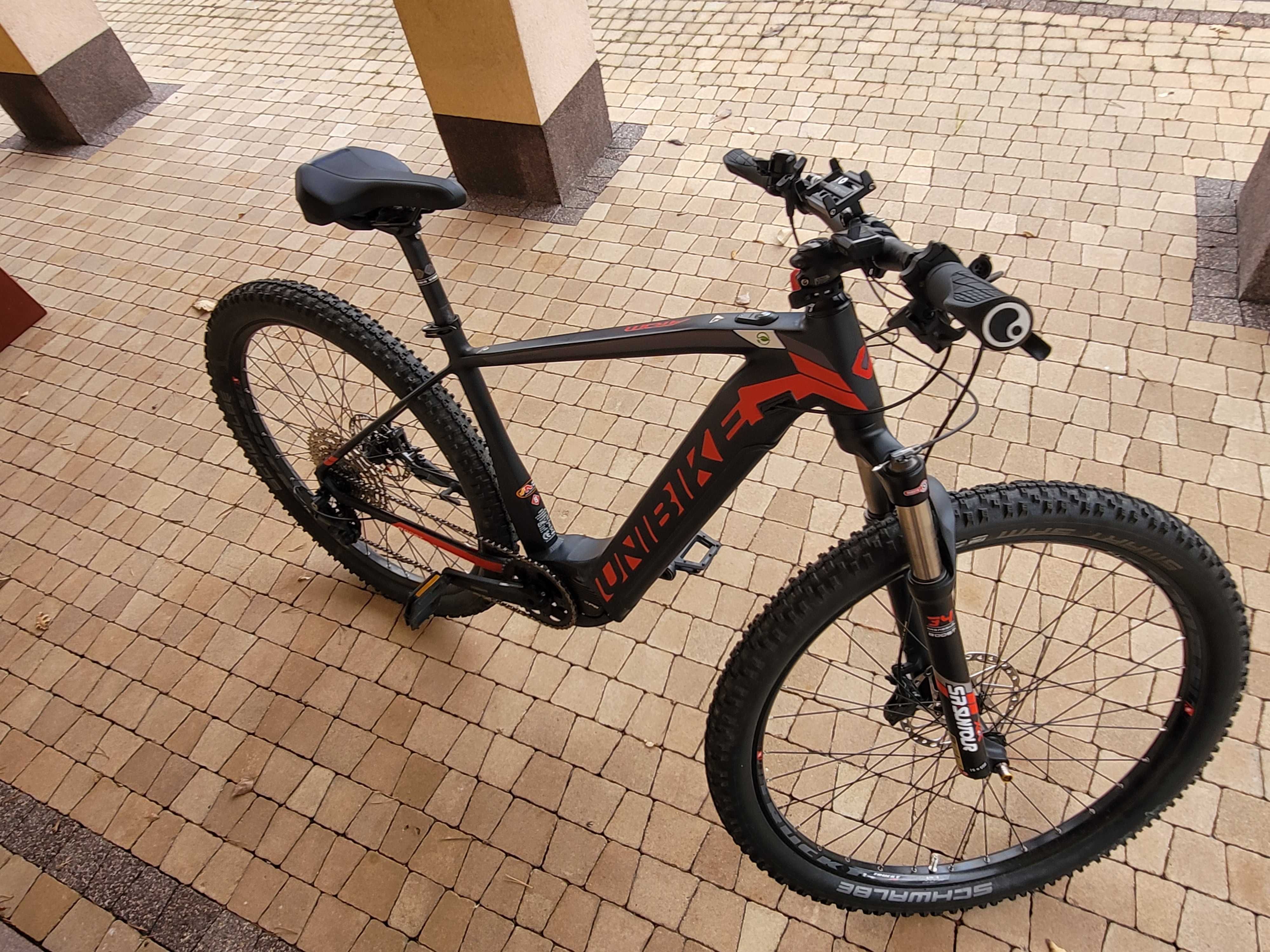 Rower elektryczny Unibike Atom 2023