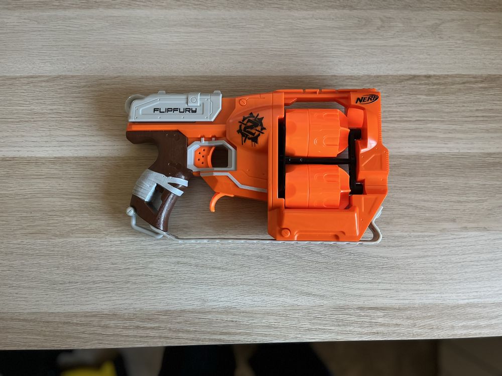 Nerf FlipFury – Blaster com Tambor Duplo em Excelente Estado