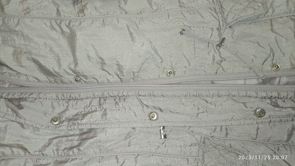 Продам жіночу куртку