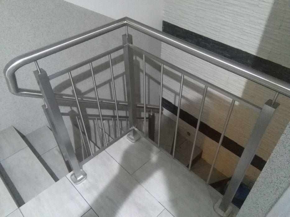 Balustrady nierdzewne barierki inox nierdzewka na schody balkon taras