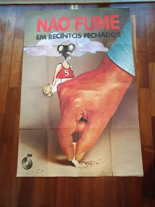 Cartaz de propaganda "Não Fume em Recintos Fechados"