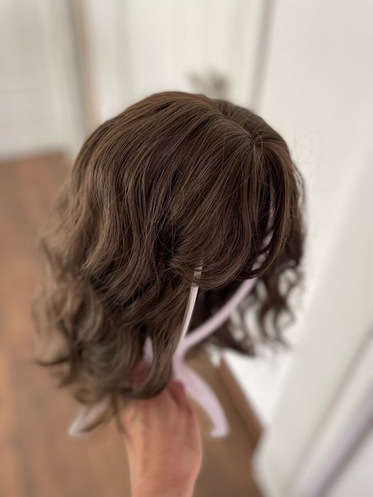 Peruka damska śliczna