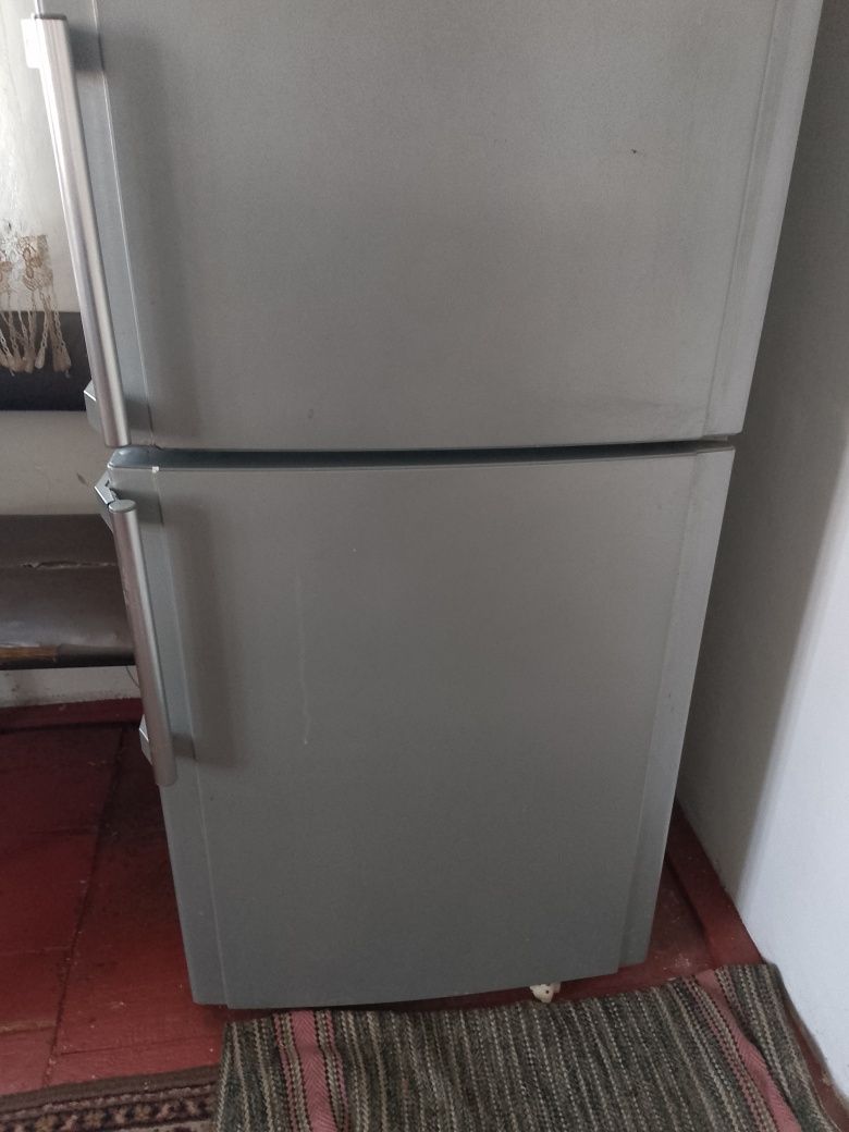 Холодильник арістон