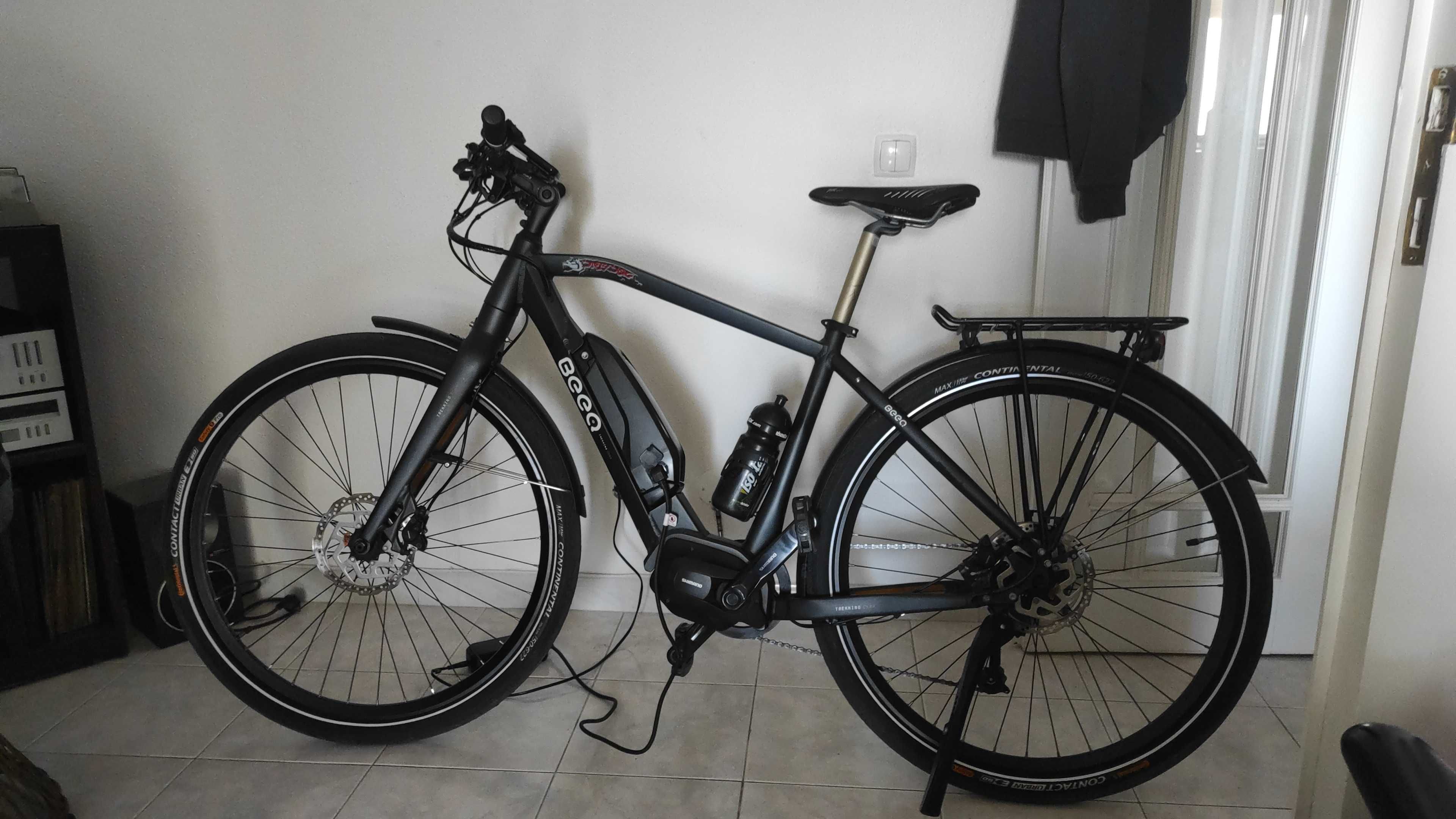 Bicicleta electrica BEEQ C500 Trekking Black Suit