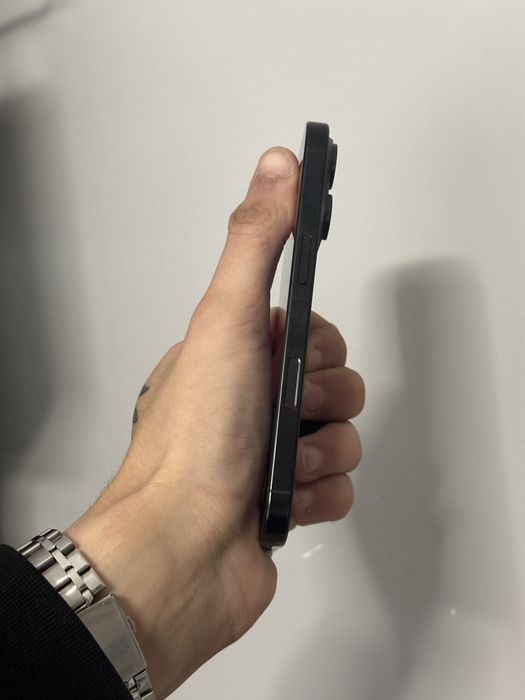 Вживаний Apple iPhone 16 Pro ( BLACK TITANIUM ) 128GB