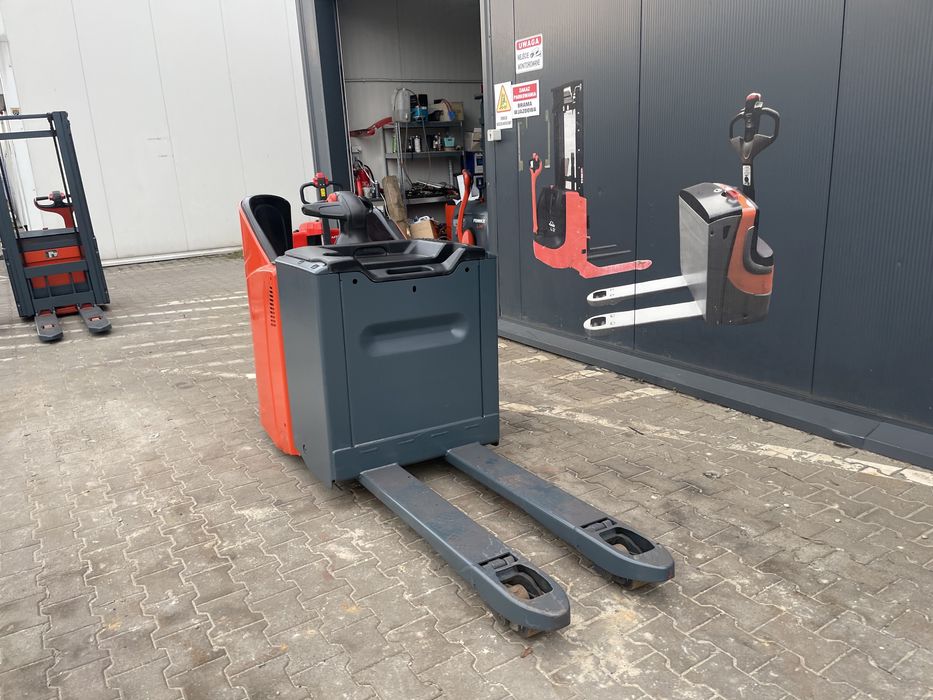 Paleciak elektryczny Linde T 20 Sp Rydwan 2000 kg