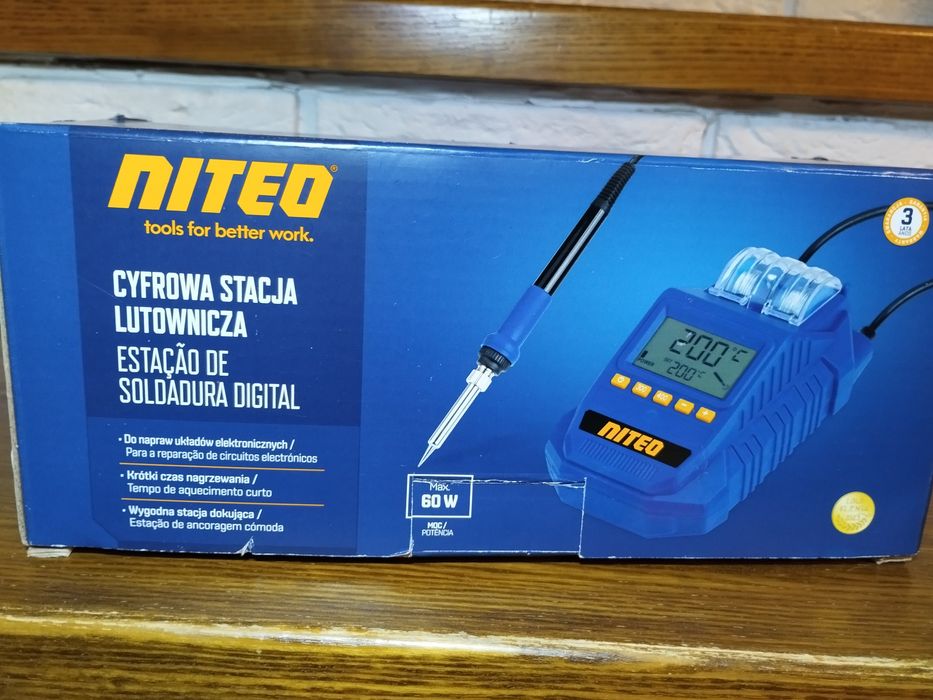 Cyfrowa stacja lutownicza. Lutownica elektroniczna.