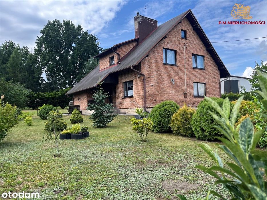 Atrakcyjny dom w pięknej lokalizacji