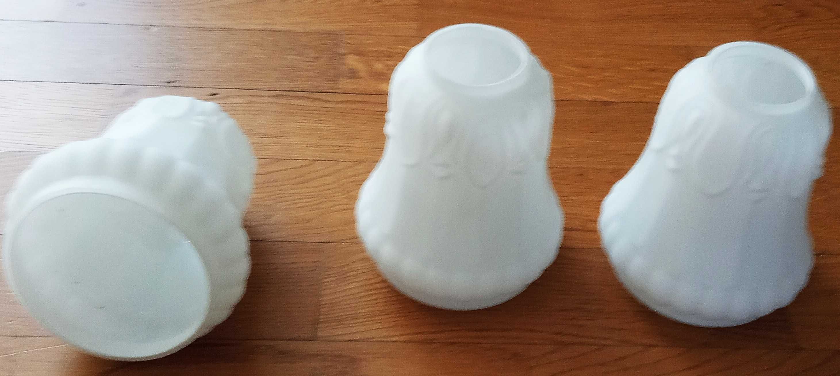 Lampa wisząca drewniana  - 3 białe klosze