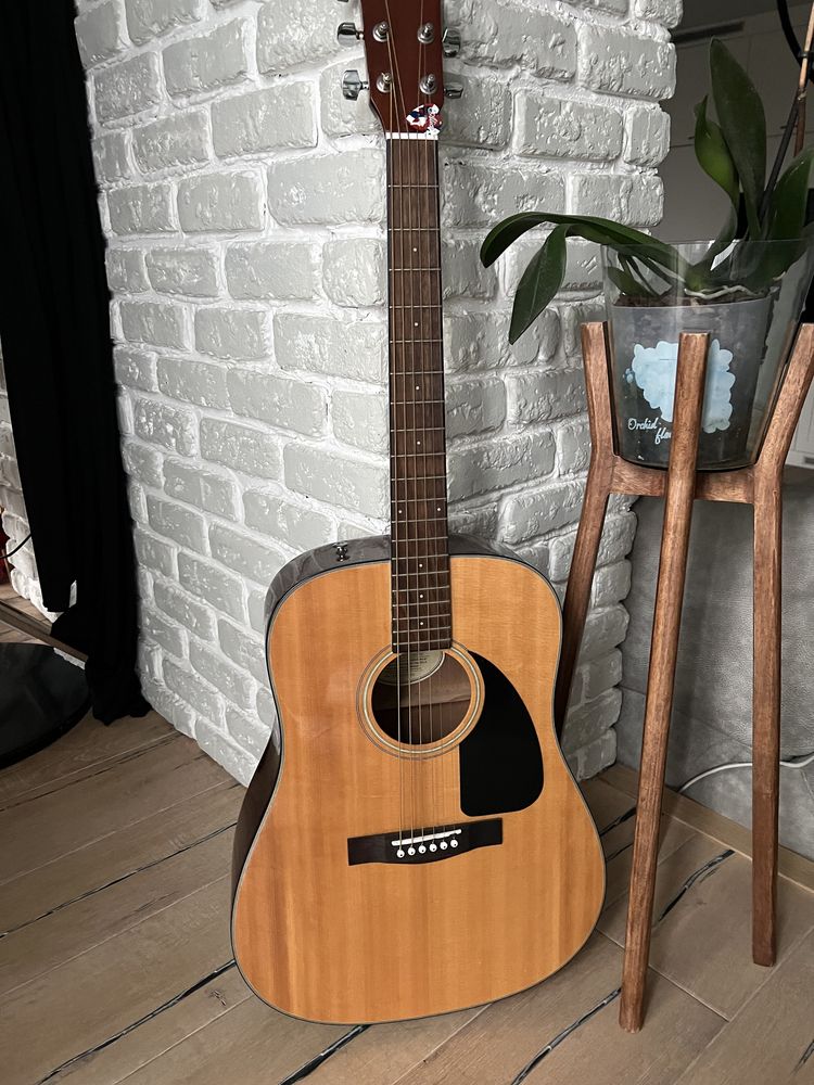 Продам гитару FENDER CD-60