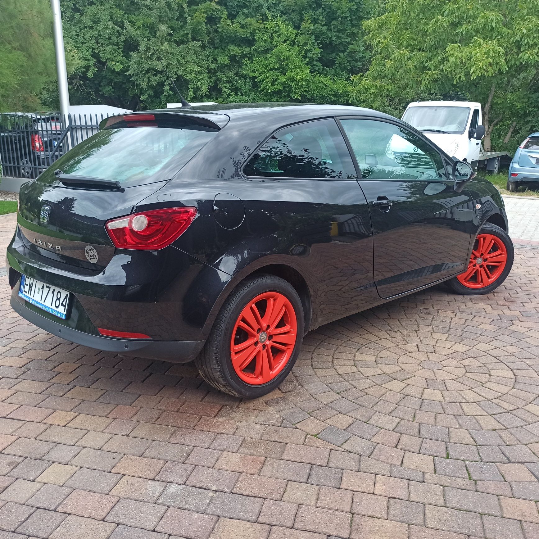 Ibiza  Sport  1,4  klima   elektryka  2  komplety  kół