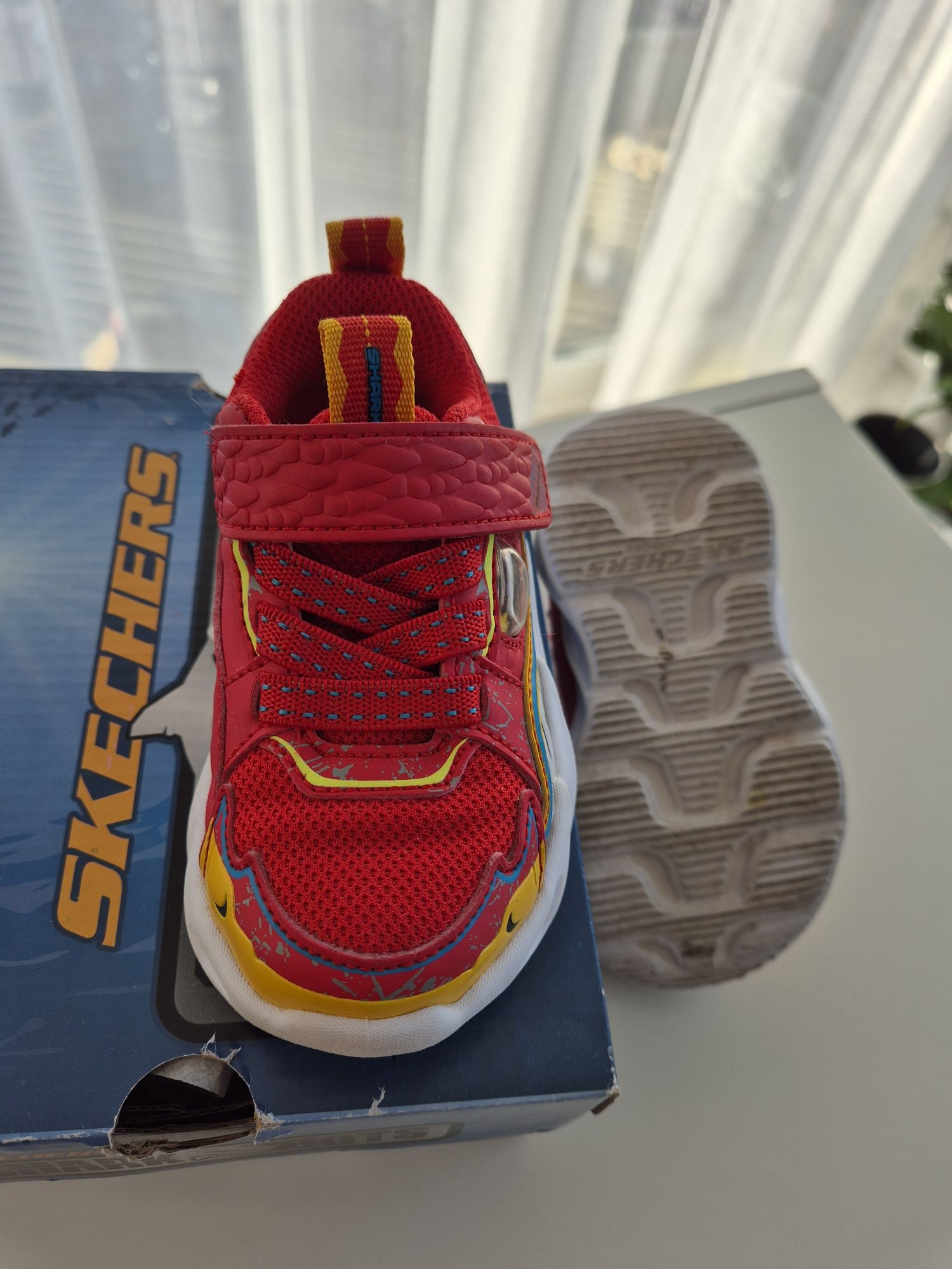 Buty Skechers Shark rozmiar 22 / 12cm / ZADBANE