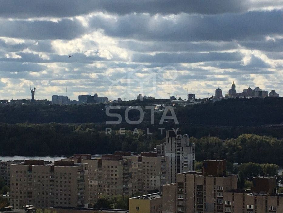 Простора 1к.квартира, вул. Каховська 62А, метро Лівобережна