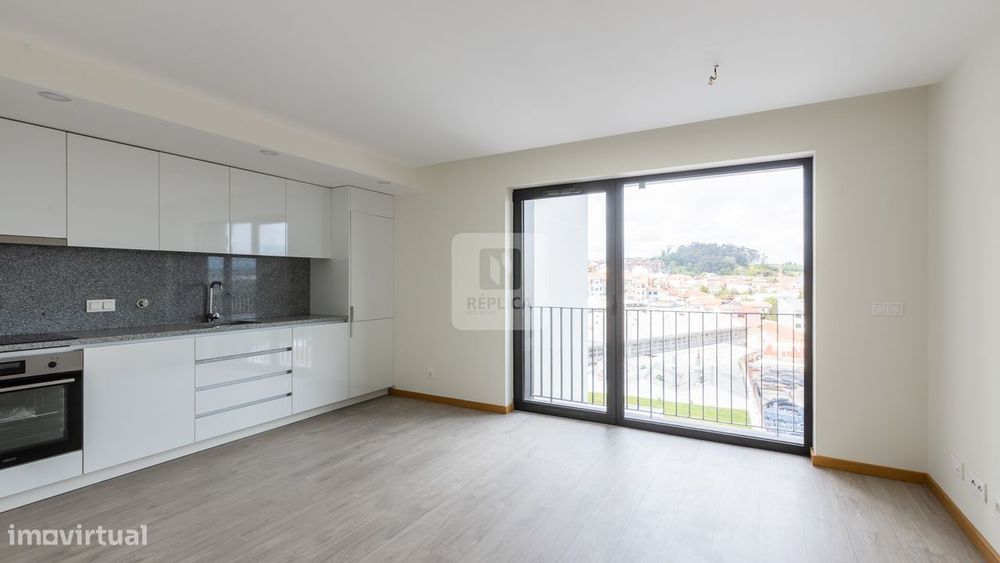 Apartamento T1 para Arrendar junto à Estação de Campanhã
